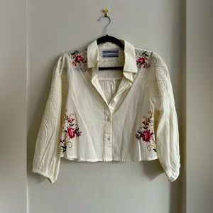 **NEVER WORN** KIMCHI BLUE Embroidered Blouse